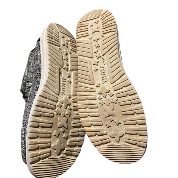 Hey dude men’s slip ons great condition size 11 see pics